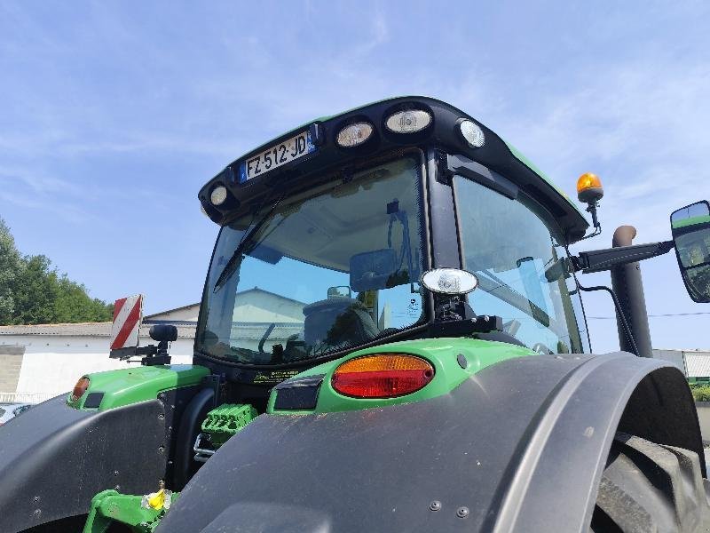 Traktor типа John Deere 6215R, Gebrauchtmaschine в SAINT GENEST D'AMBIERE (Фотография 4)