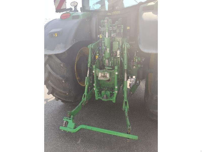 Traktor типа John Deere 6215R, Gebrauchtmaschine в SAINT GENEST D'AMBIERE (Фотография 7)