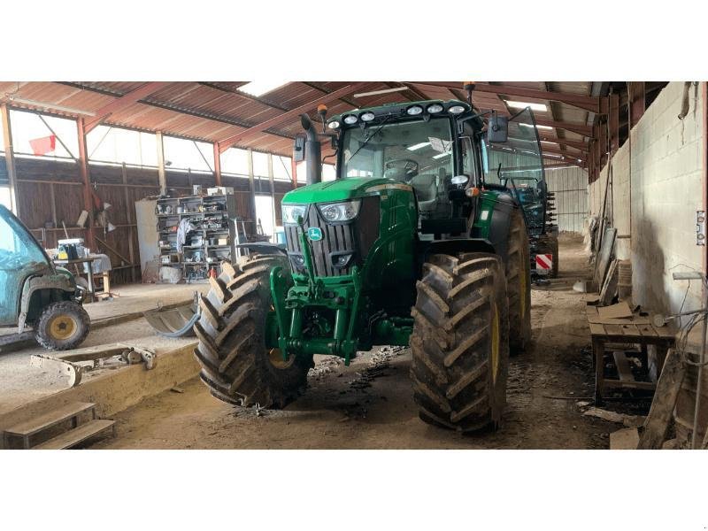 Traktor van het type John Deere 6215R, Gebrauchtmaschine in SAINT GENEST D'AMBIERE (Foto 3)