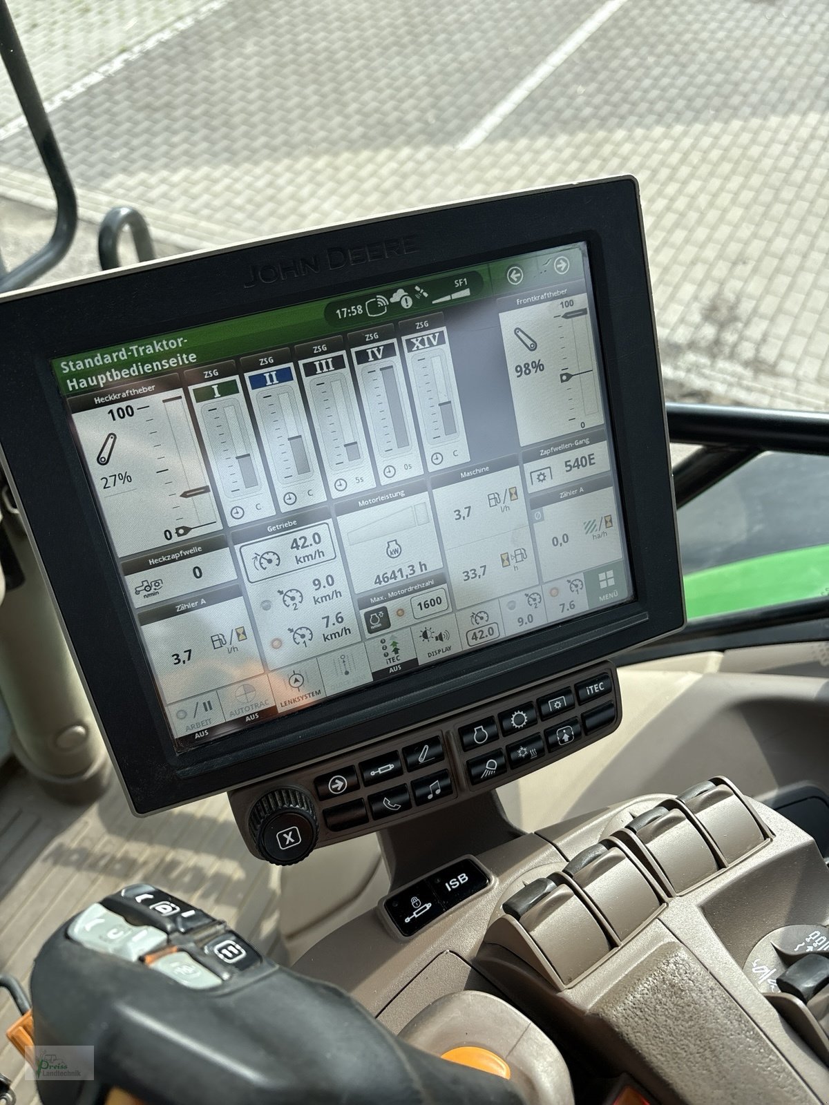 Traktor des Typs John Deere 6215R, Gebrauchtmaschine in Bad Kötzting (Bild 12)