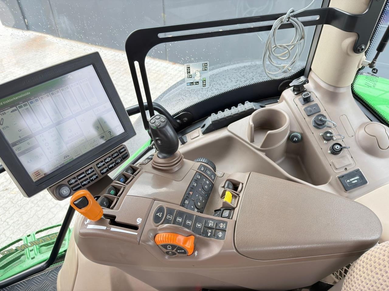 Traktor des Typs John Deere 6215R, Gebrauchtmaschine in Næstved (Bild 24)