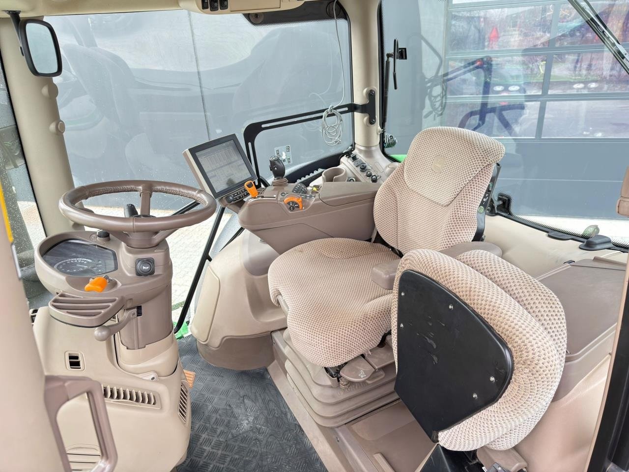 Traktor des Typs John Deere 6215R, Gebrauchtmaschine in Næstved (Bild 23)