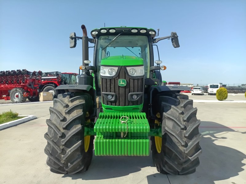 Traktor a típus John Deere 6215R, Gebrauchtmaschine ekkor: Orţişoara