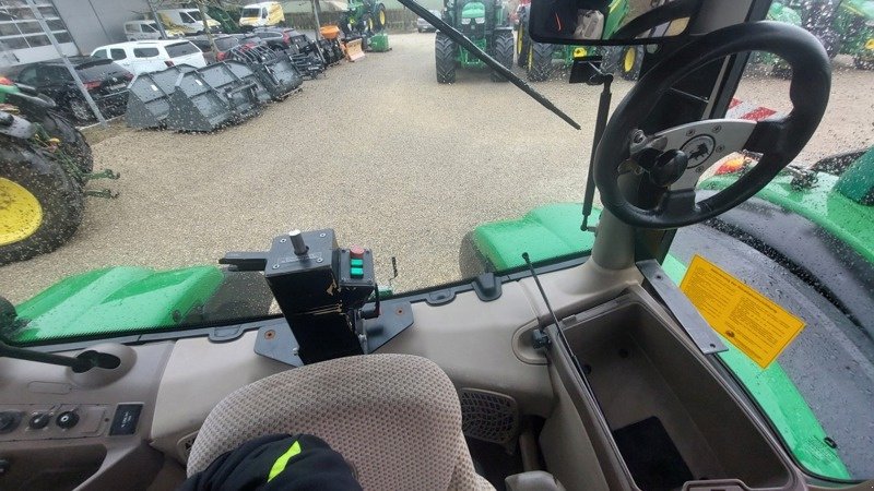 Traktor типа John Deere 6215R, Gebrauchtmaschine в Lengnau (Фотография 2)