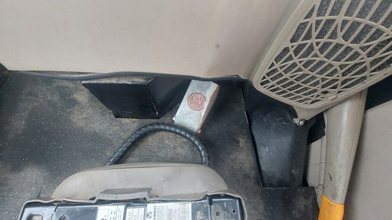 Traktor типа John Deere 6215R, Gebrauchtmaschine в Lengnau (Фотография 3)