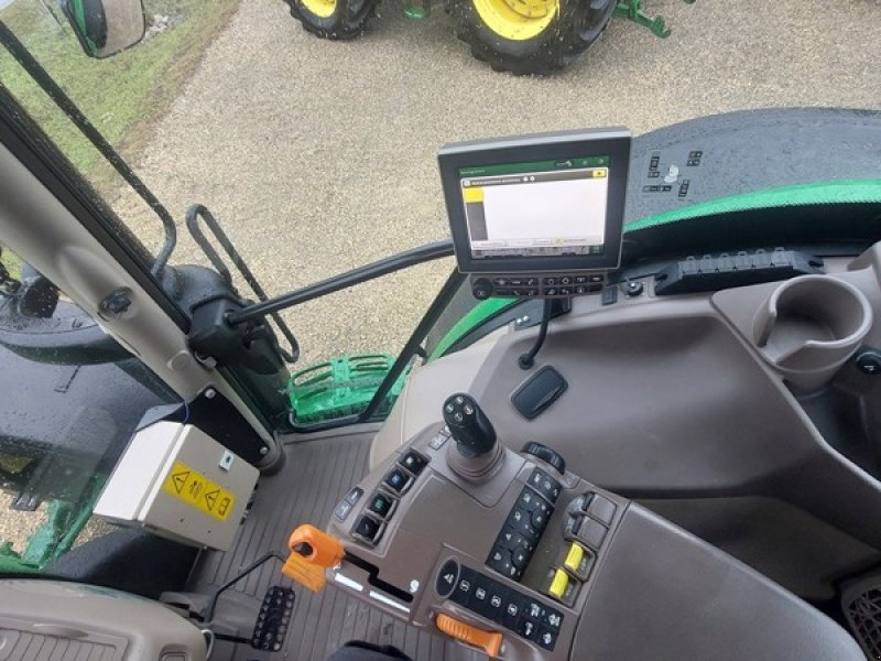 Traktor of the type John Deere 6215R, Gebrauchtmaschine in Lengnau (Picture 1)