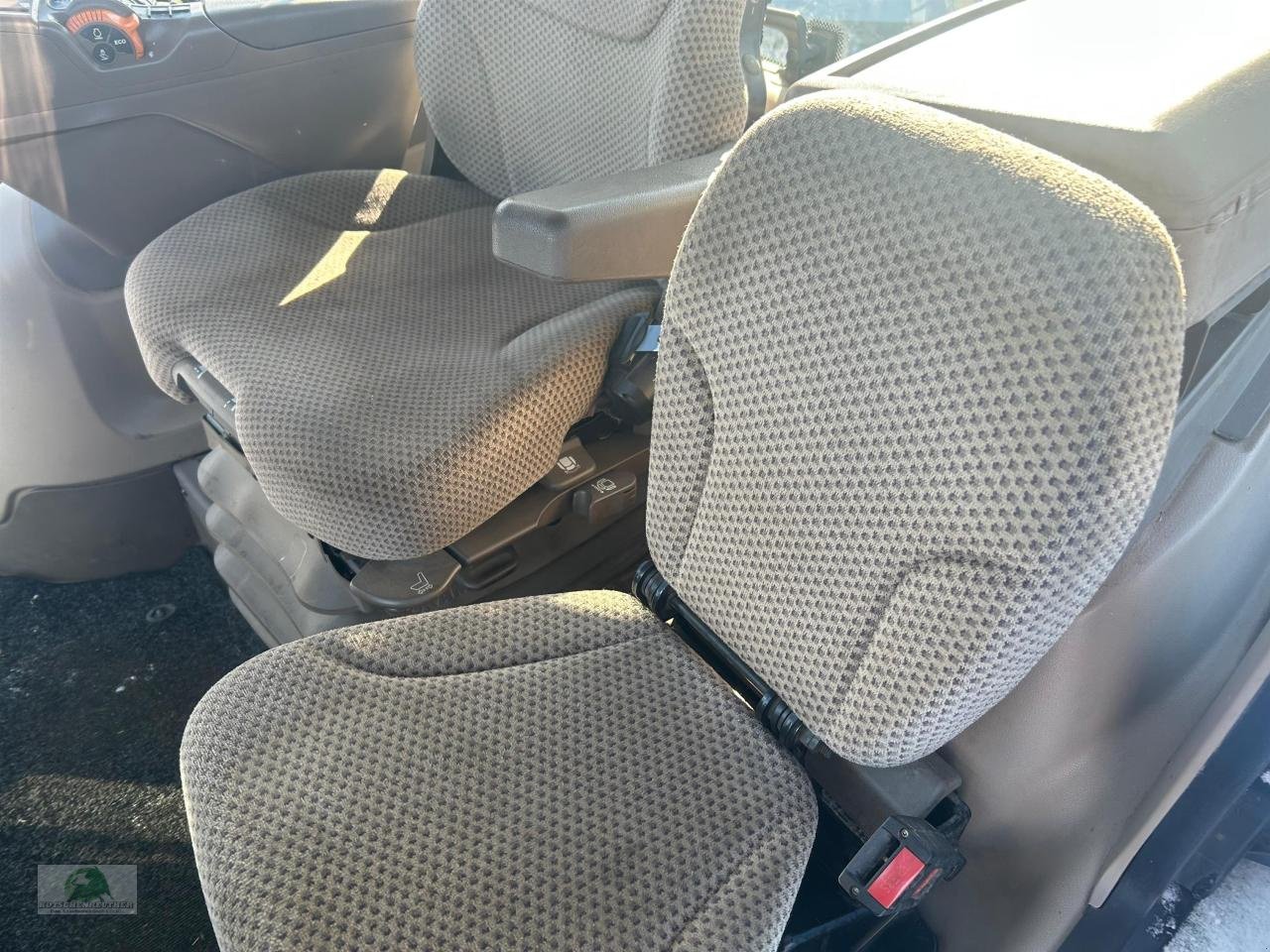 Traktor от тип John Deere 6215R, Gebrauchtmaschine в Plauen (Снимка 7)