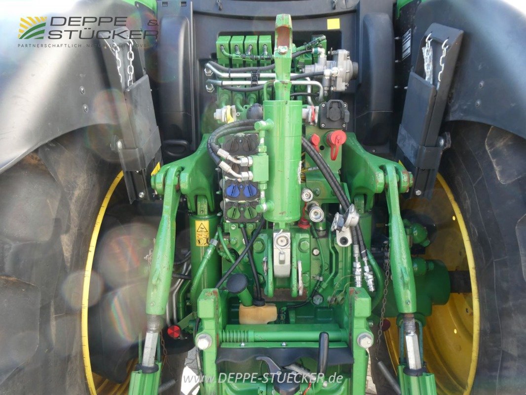 Traktor от тип John Deere 6215R, Gebrauchtmaschine в Lauterberg/Barbis (Снимка 8)