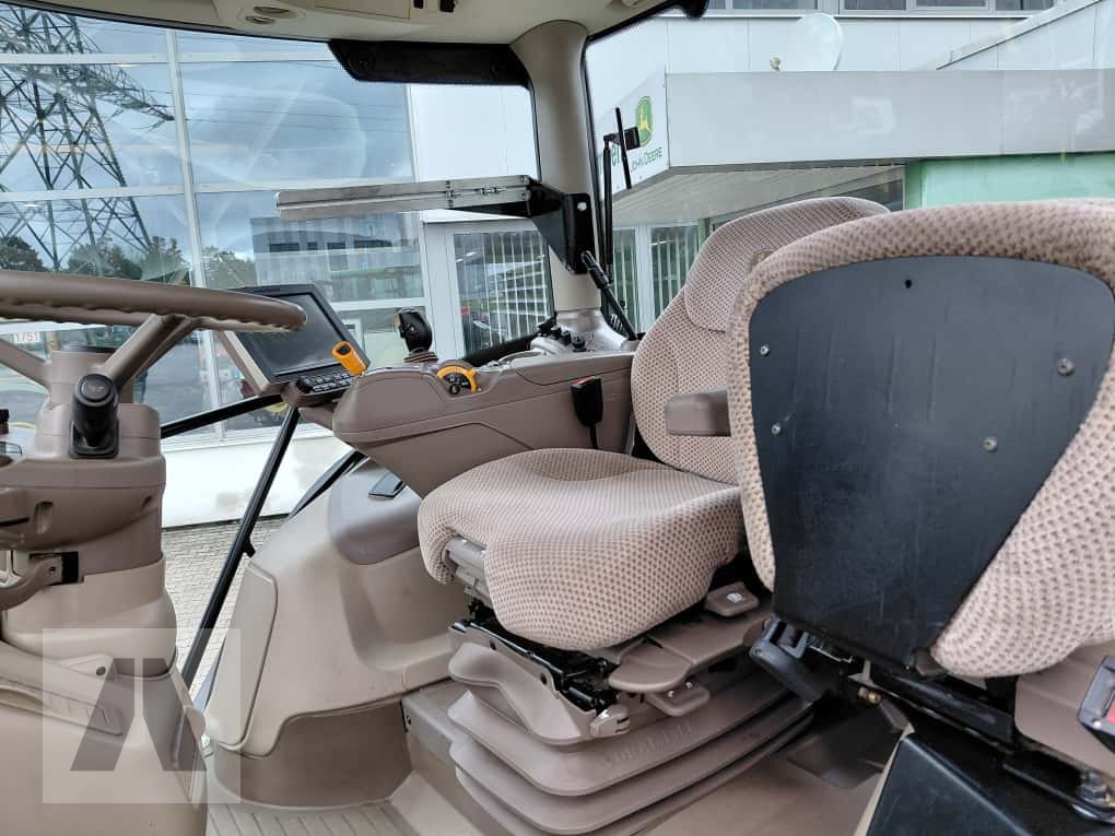 Traktor типа John Deere 6215R, Gebrauchtmaschine в Regensburg (Фотография 14)