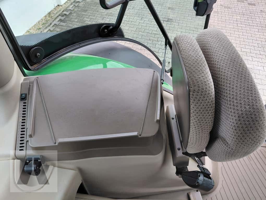 Traktor типа John Deere 6215R, Gebrauchtmaschine в Regensburg (Фотография 17)