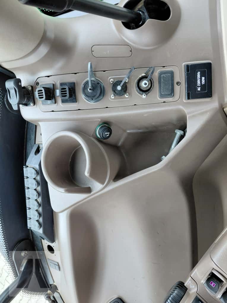 Traktor типа John Deere 6215R, Gebrauchtmaschine в Regensburg (Фотография 20)