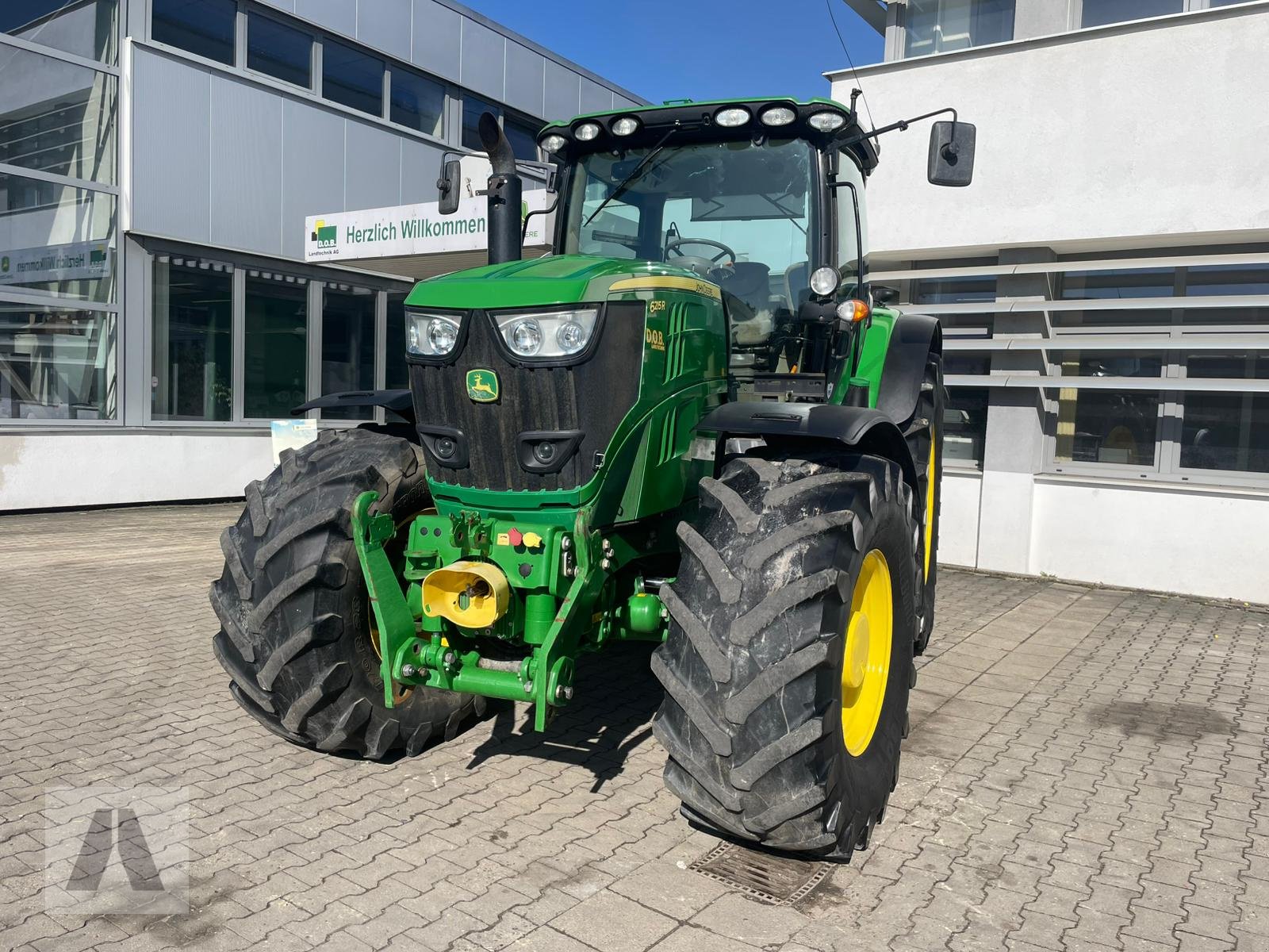 Traktor типа John Deere 6215R, Gebrauchtmaschine в Regensburg (Фотография 1)