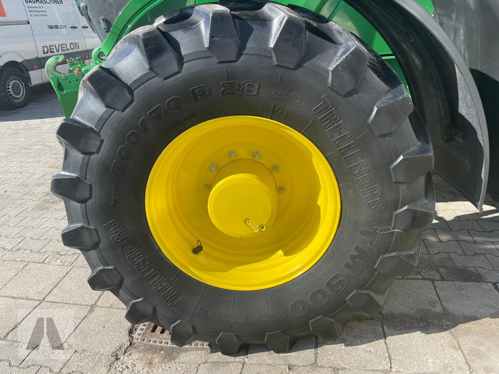 Traktor типа John Deere 6215R, Gebrauchtmaschine в Regensburg (Фотография 9)