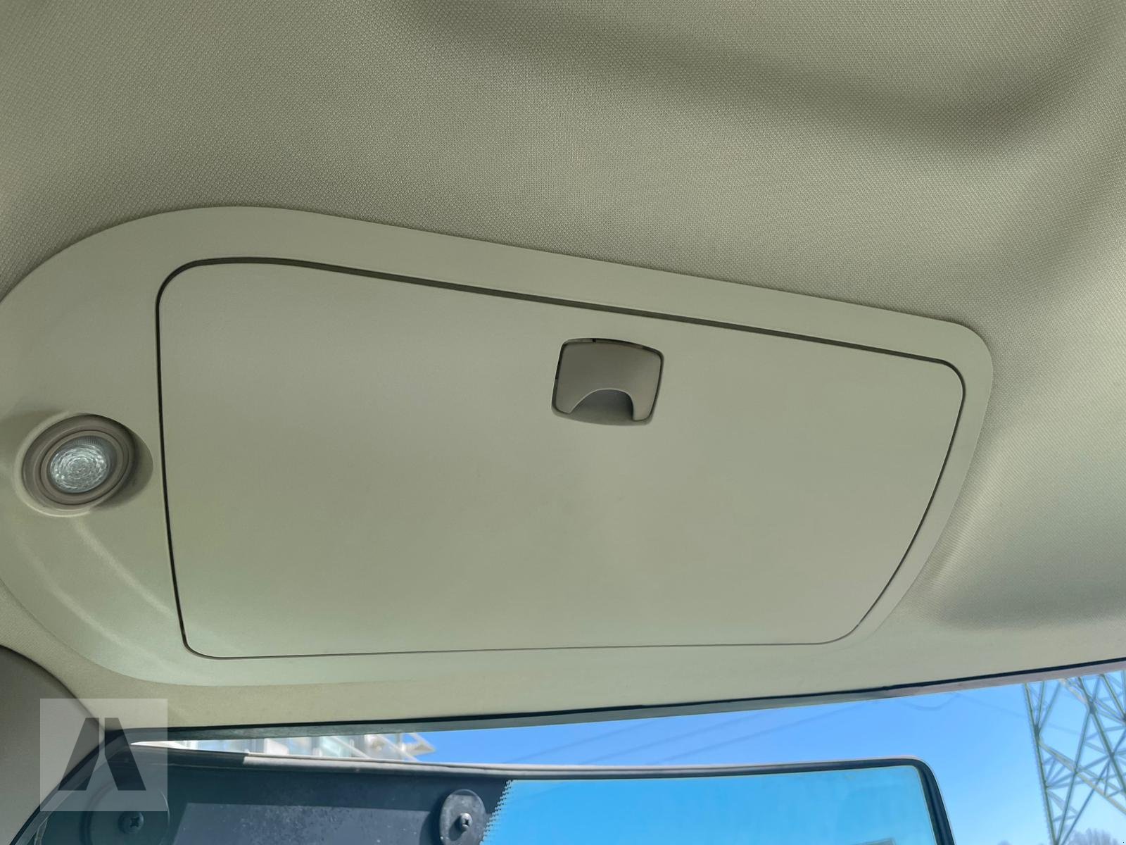 Traktor типа John Deere 6215R, Gebrauchtmaschine в Regensburg (Фотография 14)