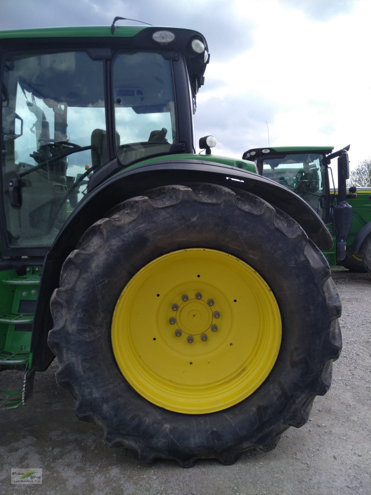 Traktor типа John Deere 6215R, Gebrauchtmaschine в Pegnitz-Bronn (Фотография 4)