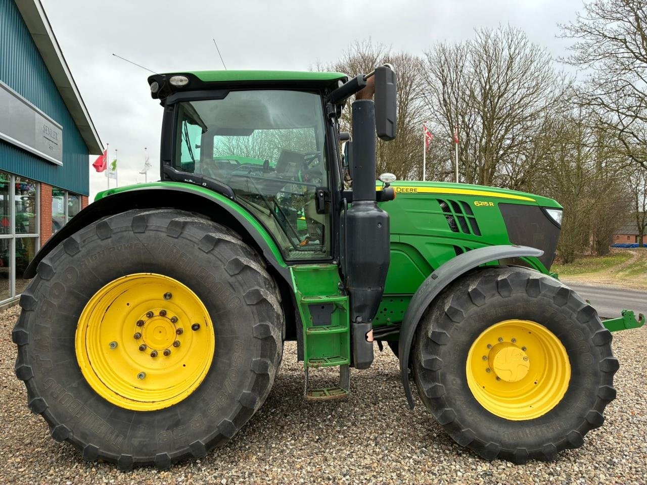 Traktor типа John Deere 6215R, Gebrauchtmaschine в Videbæk (Фотография 8)