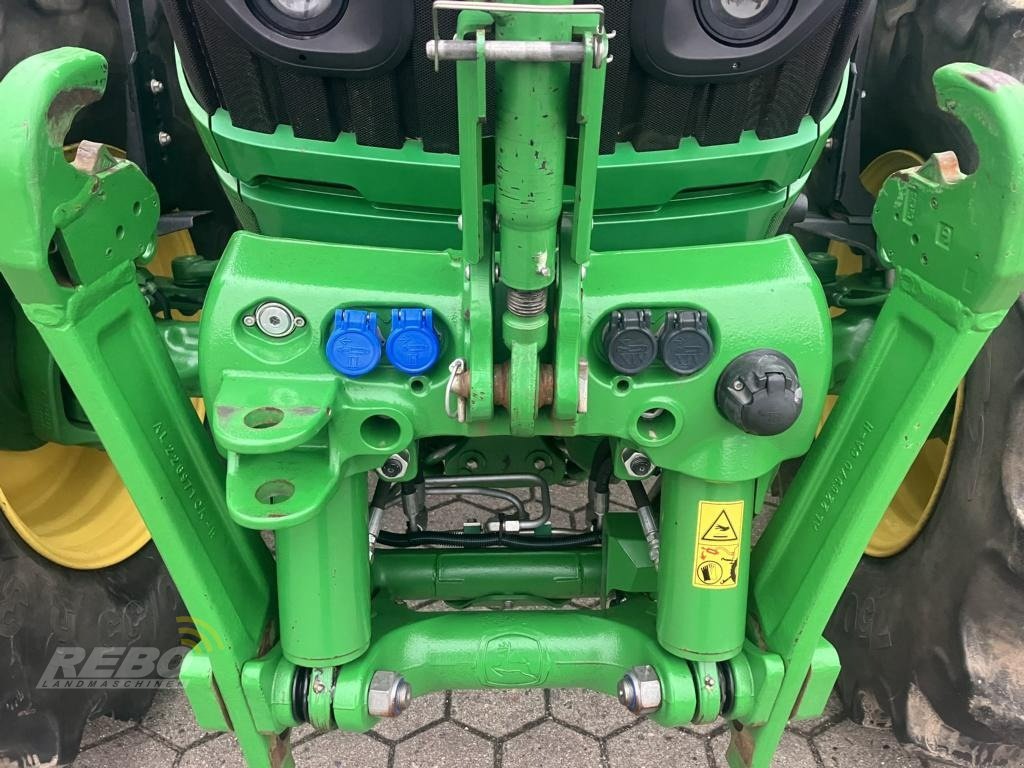 Traktor del tipo John Deere 6215R, Gebrauchtmaschine en Albersdorf (Imagen 4)