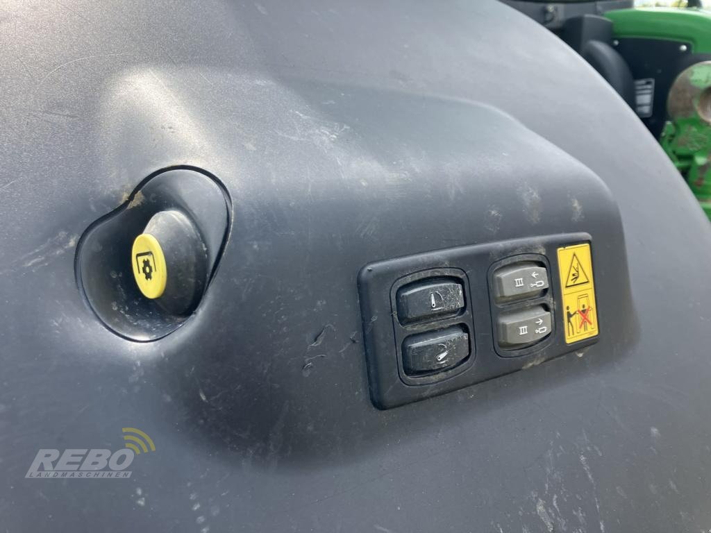 Traktor des Typs John Deere 6215R, Gebrauchtmaschine in Aurich (Bild 9)