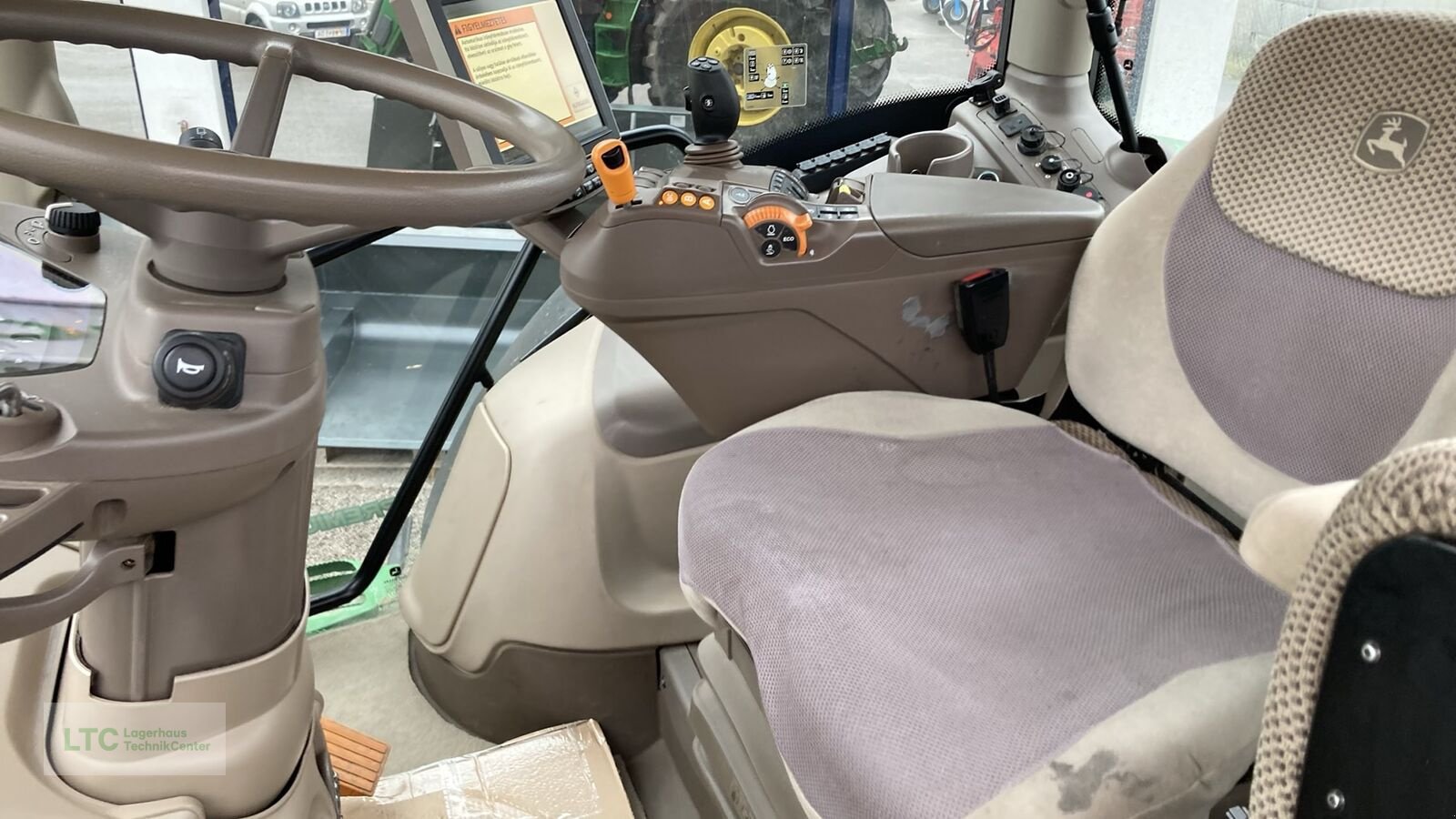 Traktor типа John Deere 6215R, Gebrauchtmaschine в Eggendorf (Фотография 5)