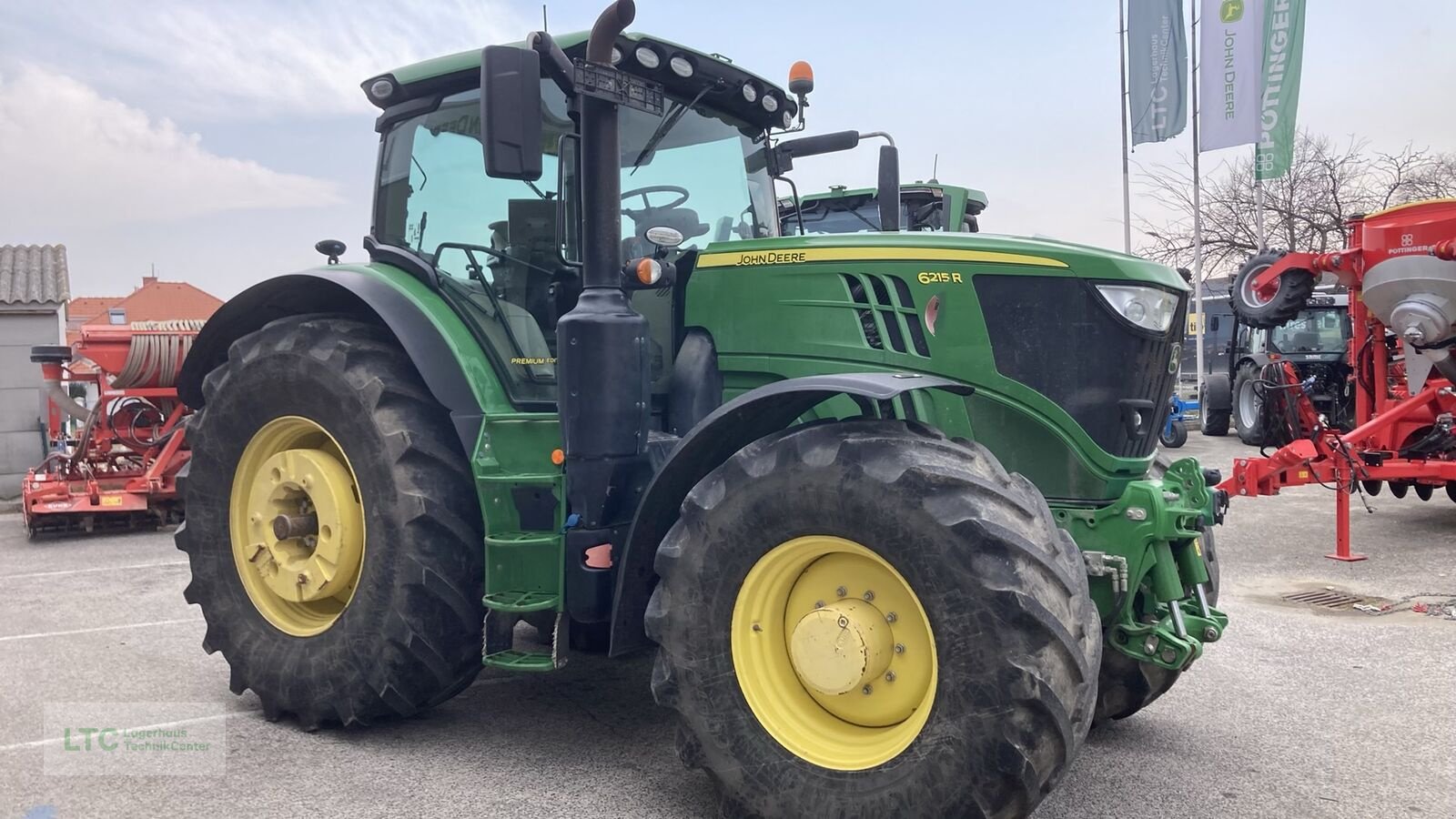 Traktor типа John Deere 6215R, Gebrauchtmaschine в Eggendorf (Фотография 2)