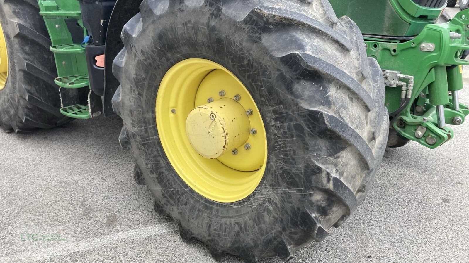 Traktor типа John Deere 6215R, Gebrauchtmaschine в Eggendorf (Фотография 16)