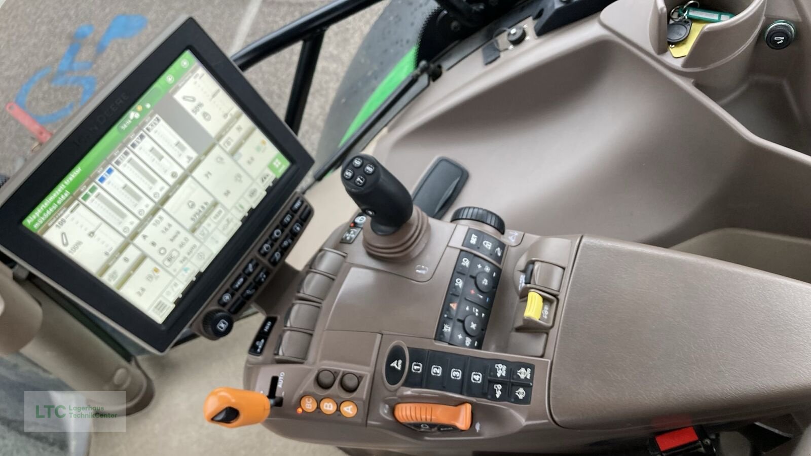 Traktor типа John Deere 6215R, Gebrauchtmaschine в Eggendorf (Фотография 24)