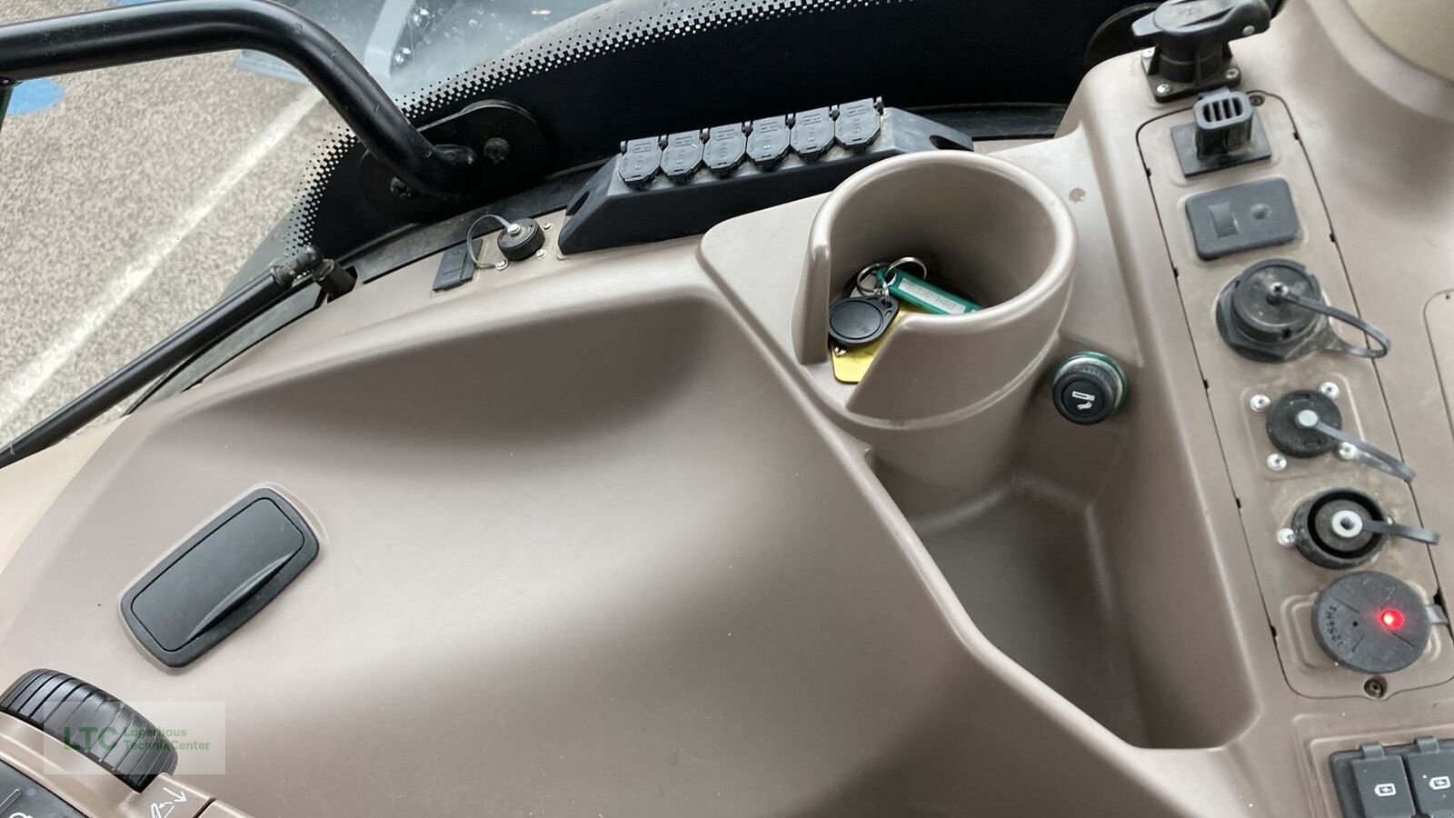 Traktor типа John Deere 6215R, Gebrauchtmaschine в Eggendorf (Фотография 25)