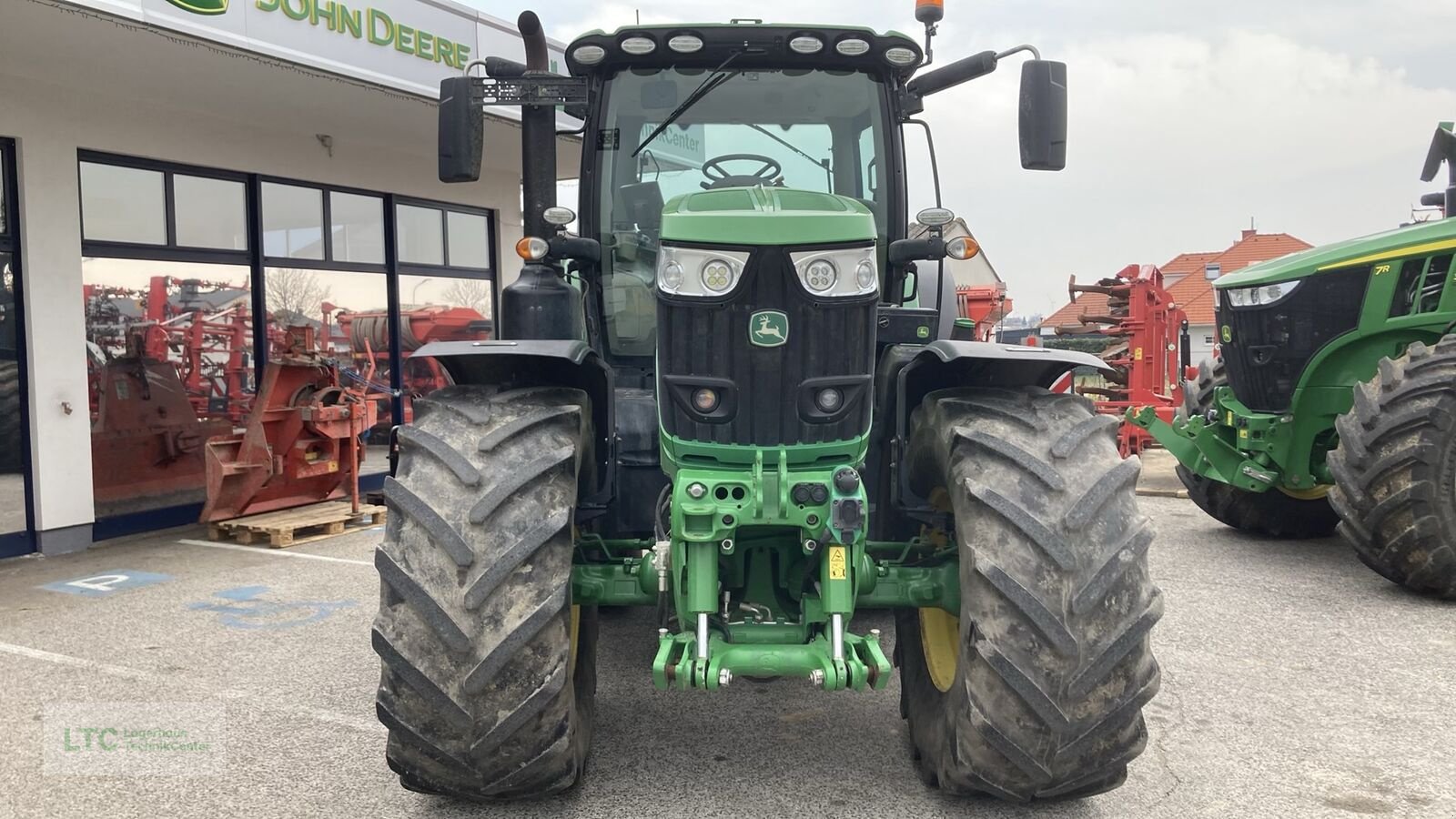 Traktor типа John Deere 6215R, Gebrauchtmaschine в Eggendorf (Фотография 7)
