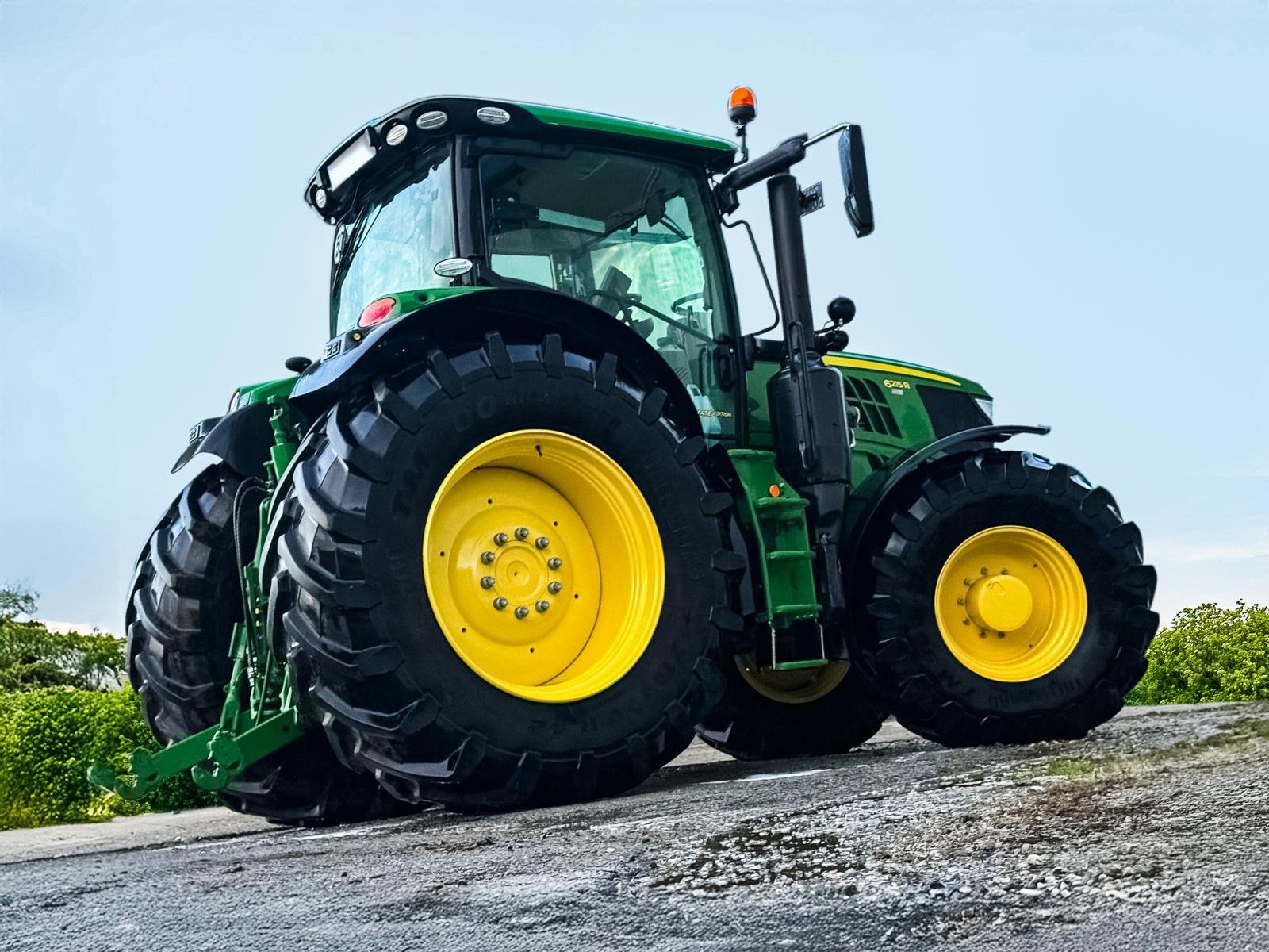 Traktor tip John Deere 6215R, Gebrauchtmaschine in Kirchdorf a. Inn (Poză 3)
