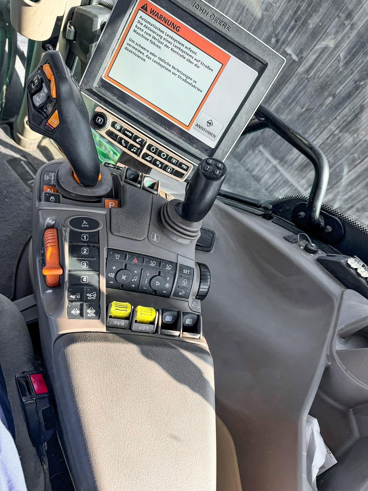 Traktor tip John Deere 6215R, Gebrauchtmaschine in Kirchdorf a. Inn (Poză 9)