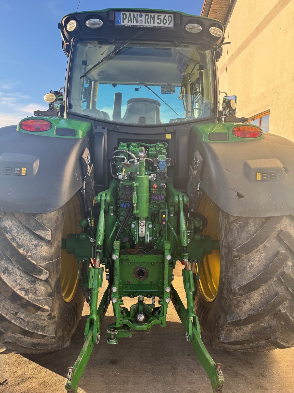 Traktor типа John Deere 6215R, Gebrauchtmaschine в Bayern - Tettenweis (Фотография 4)