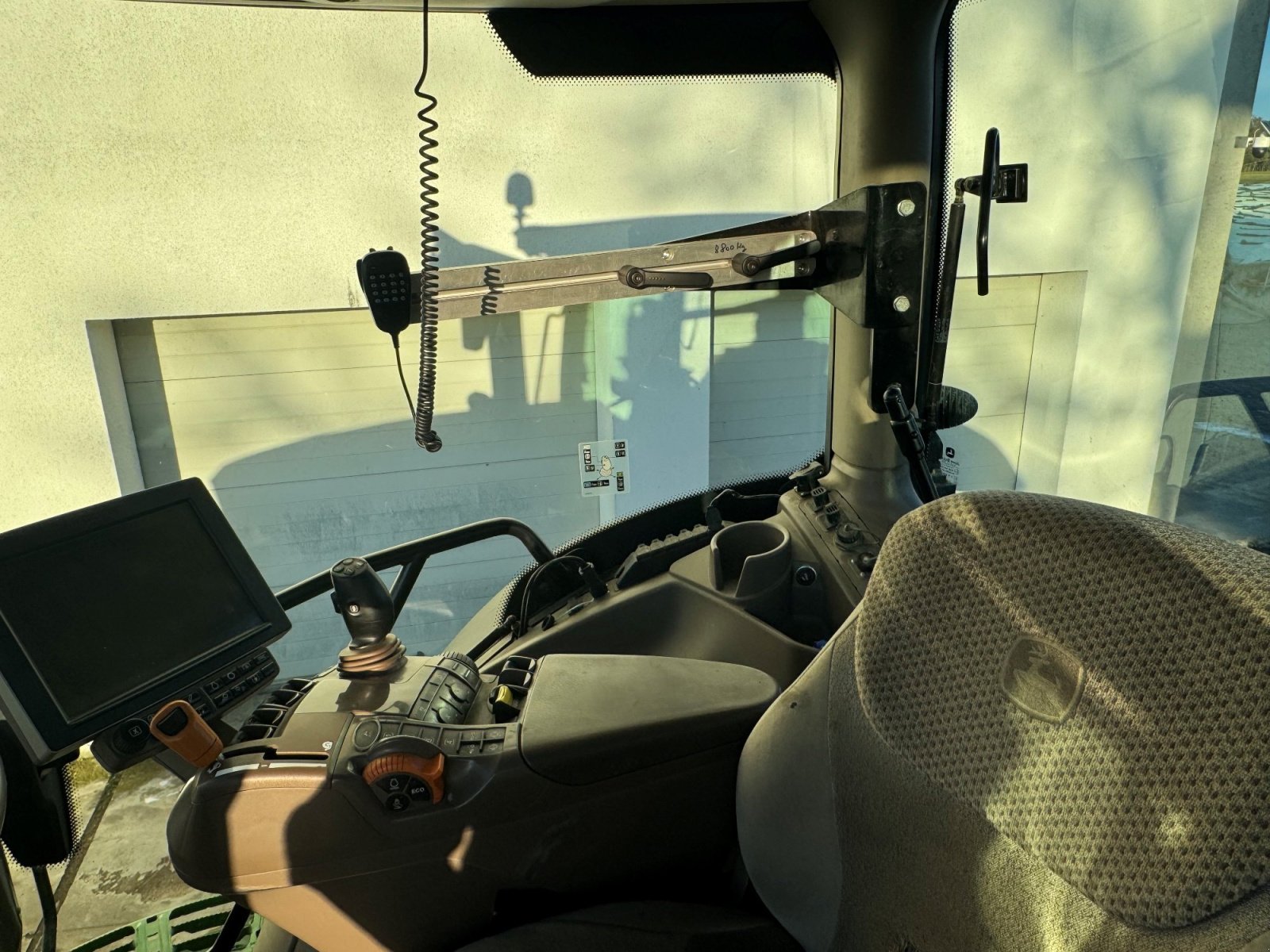 Traktor типа John Deere 6215R, Gebrauchtmaschine в Bayern - Tettenweis (Фотография 15)