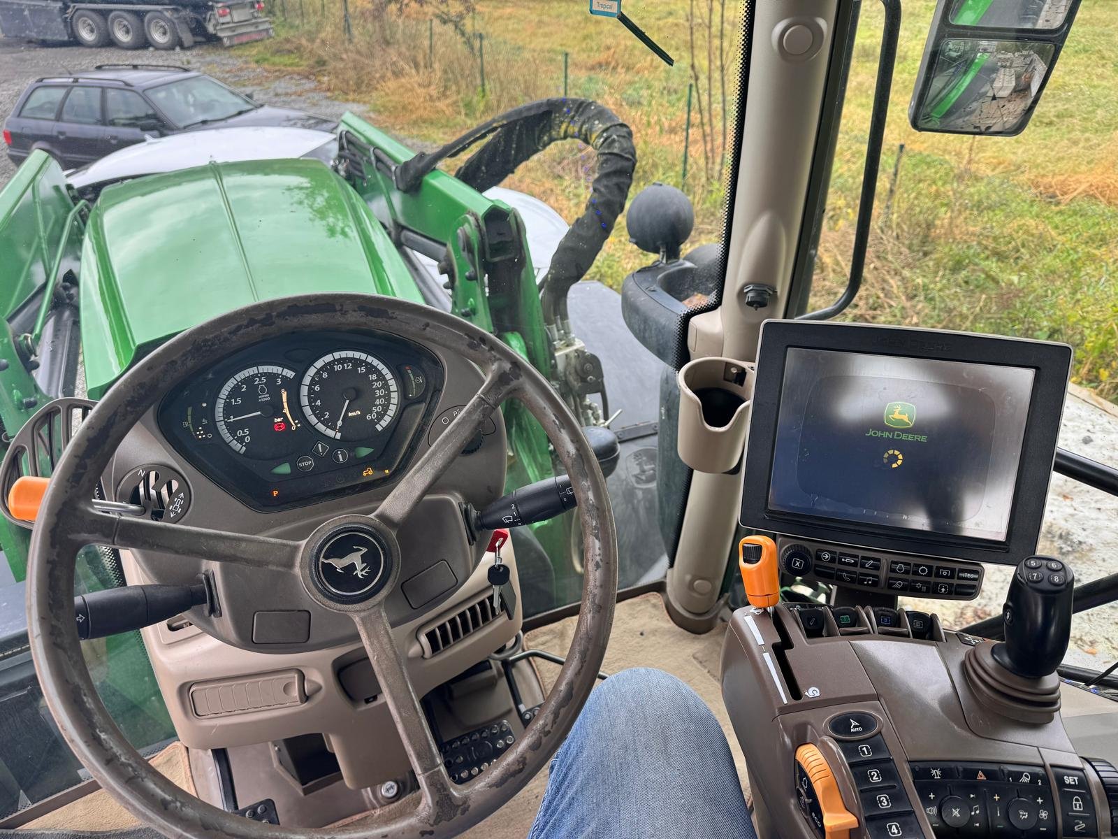 Traktor des Typs John Deere 6215R, Gebrauchtmaschine in Pocking (Bild 5)