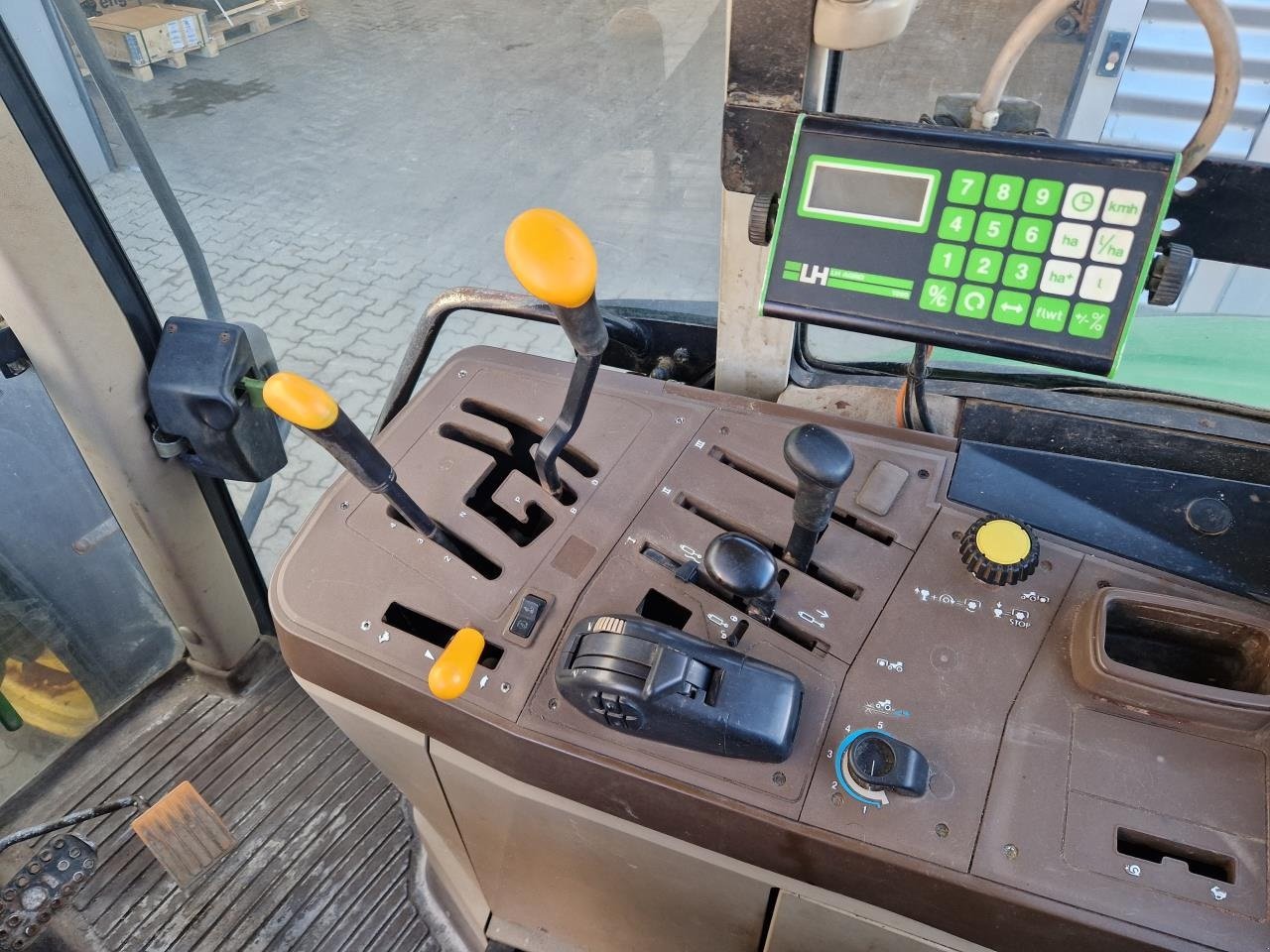 Traktor Türe ait John Deere 6220 SE, Gebrauchtmaschine içinde Jelling (resim 5)