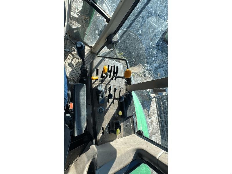 Traktor des Typs John Deere 6220, Gebrauchtmaschine in Wargnies Le Grand (Bild 6)