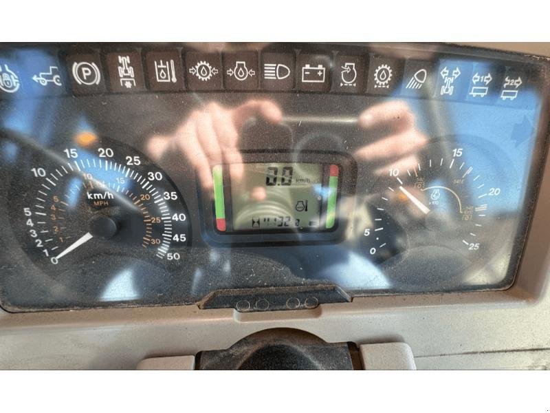 Traktor des Typs John Deere 6220, Gebrauchtmaschine in Wargnies Le Grand (Bild 7)