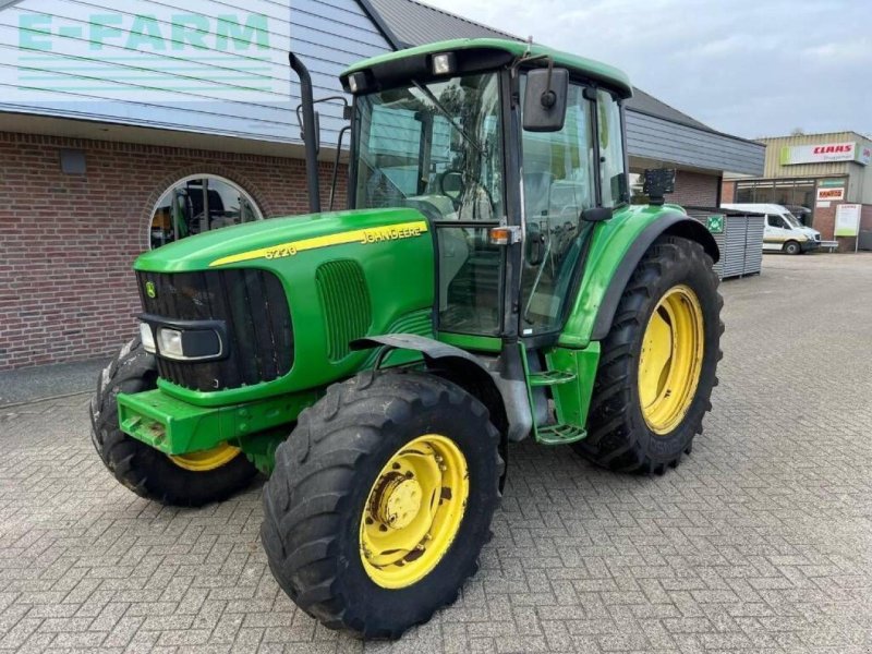 John Deere 6220, Gebrauchtmaschine, Baujahr: 2003, Betriebsstunden / Hektar: 9325, Betriebsstunden: 9325 Stunden (Bild 1) Traktor des Typs John Deere 6220, Gebrauchtmaschine in ag BROEKLAND (Bild 1)