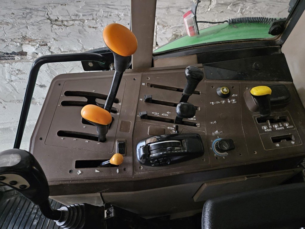 Traktor du type John Deere 6220, Gebrauchtmaschine en Hindelbank (Photo 3)