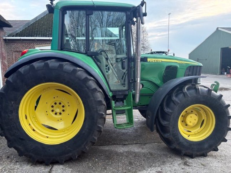 Traktor от тип John Deere 6220, Gebrauchtmaschine в St. - Jacobiparochie (Снимка 4)