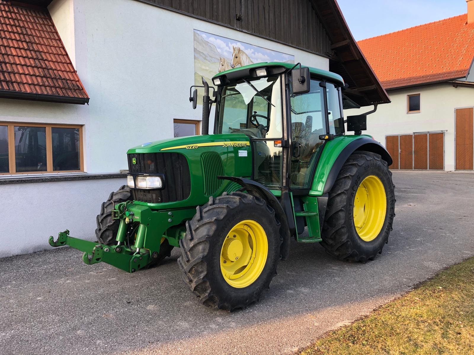 Traktor от тип John Deere 6220, Gebrauchtmaschine в St. Marienkirchen/Polsenz (Снимка 1)
