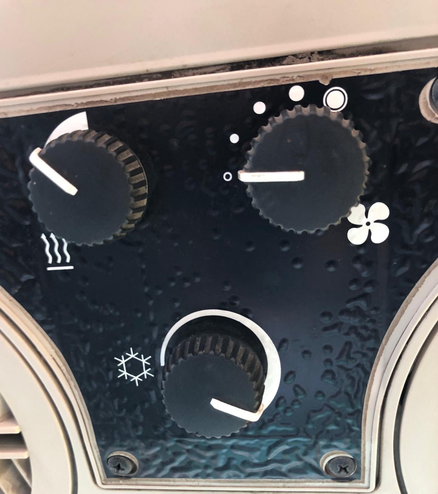 Traktor от тип John Deere 6220, Gebrauchtmaschine в St. Marienkirchen/Polsenz (Снимка 4)