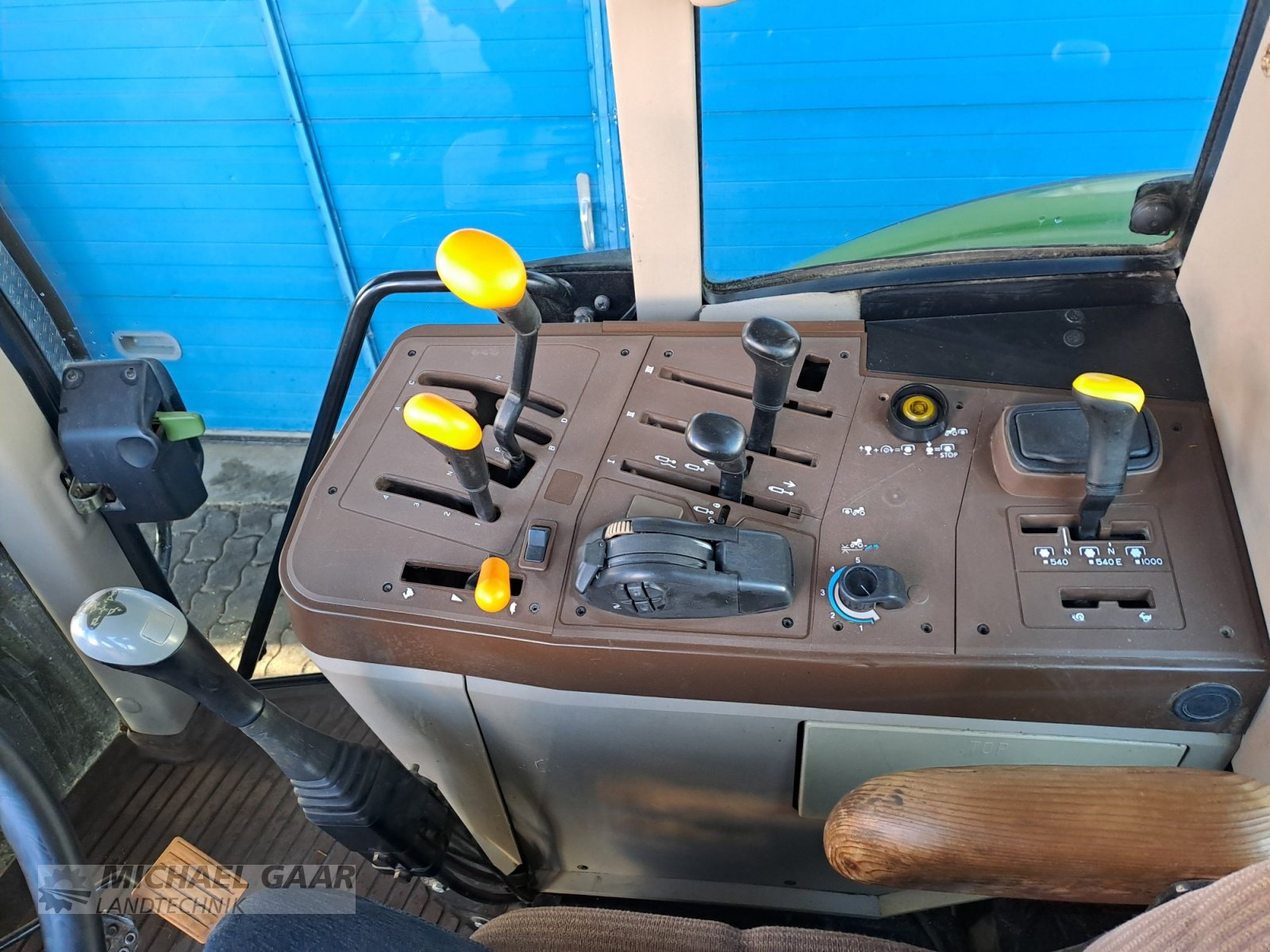 Traktor Türe ait John Deere 6220SE, Gebrauchtmaschine içinde Höhenkirchen-Siegertsbrunn (resim 3)