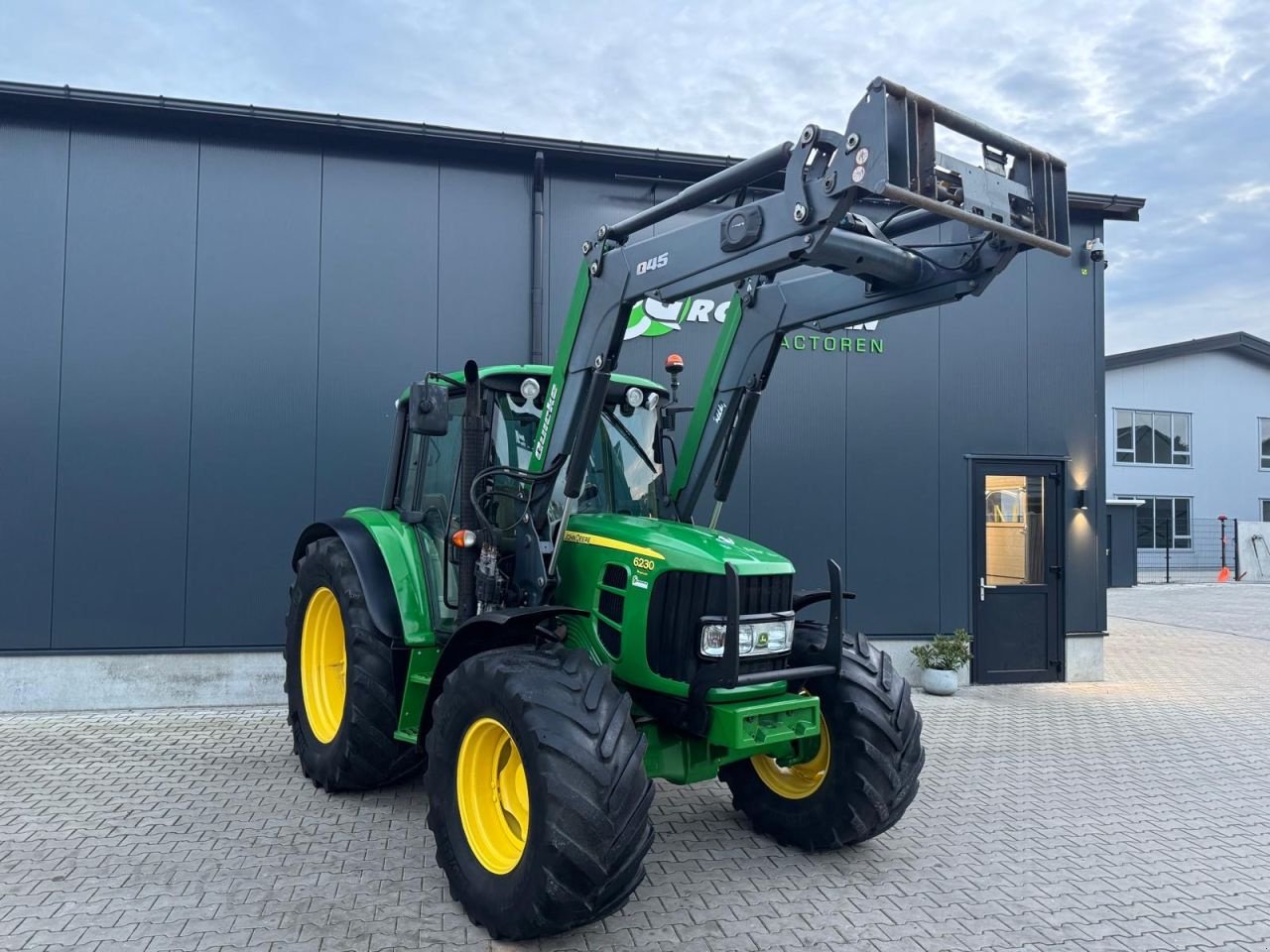 Traktor des Typs John Deere 6230 Premium, Gebrauchtmaschine in Daarle (Bild 3)