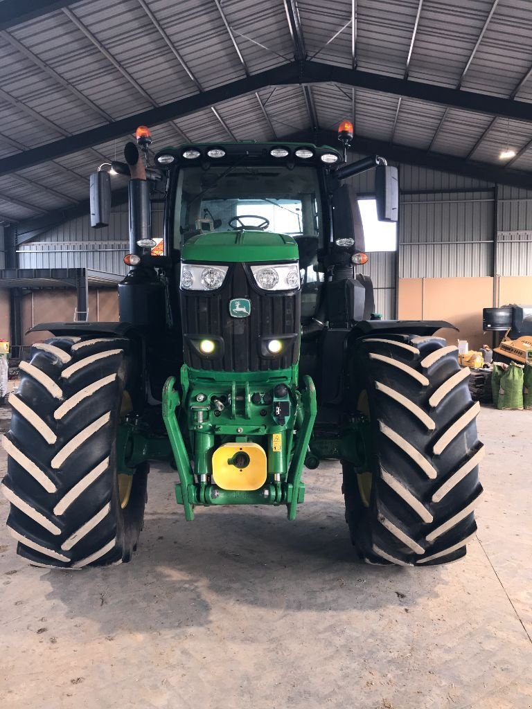 Traktor типа John Deere 6230 R, Gebrauchtmaschine в UZERCHE (Фотография 7)