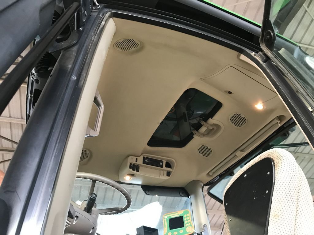 Traktor типа John Deere 6230 R, Gebrauchtmaschine в UZERCHE (Фотография 9)