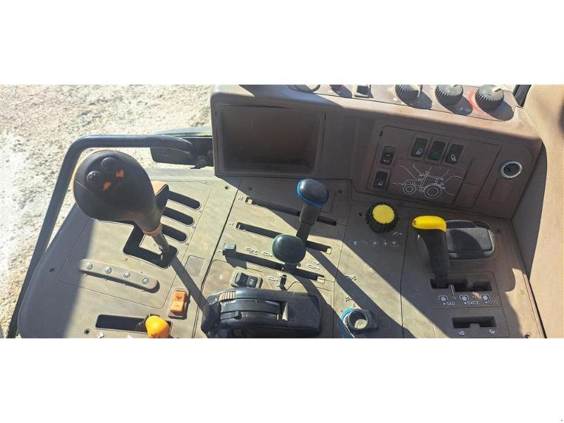 Traktor des Typs John Deere 6230, Gebrauchtmaschine in CHAUMONT (Bild 3)