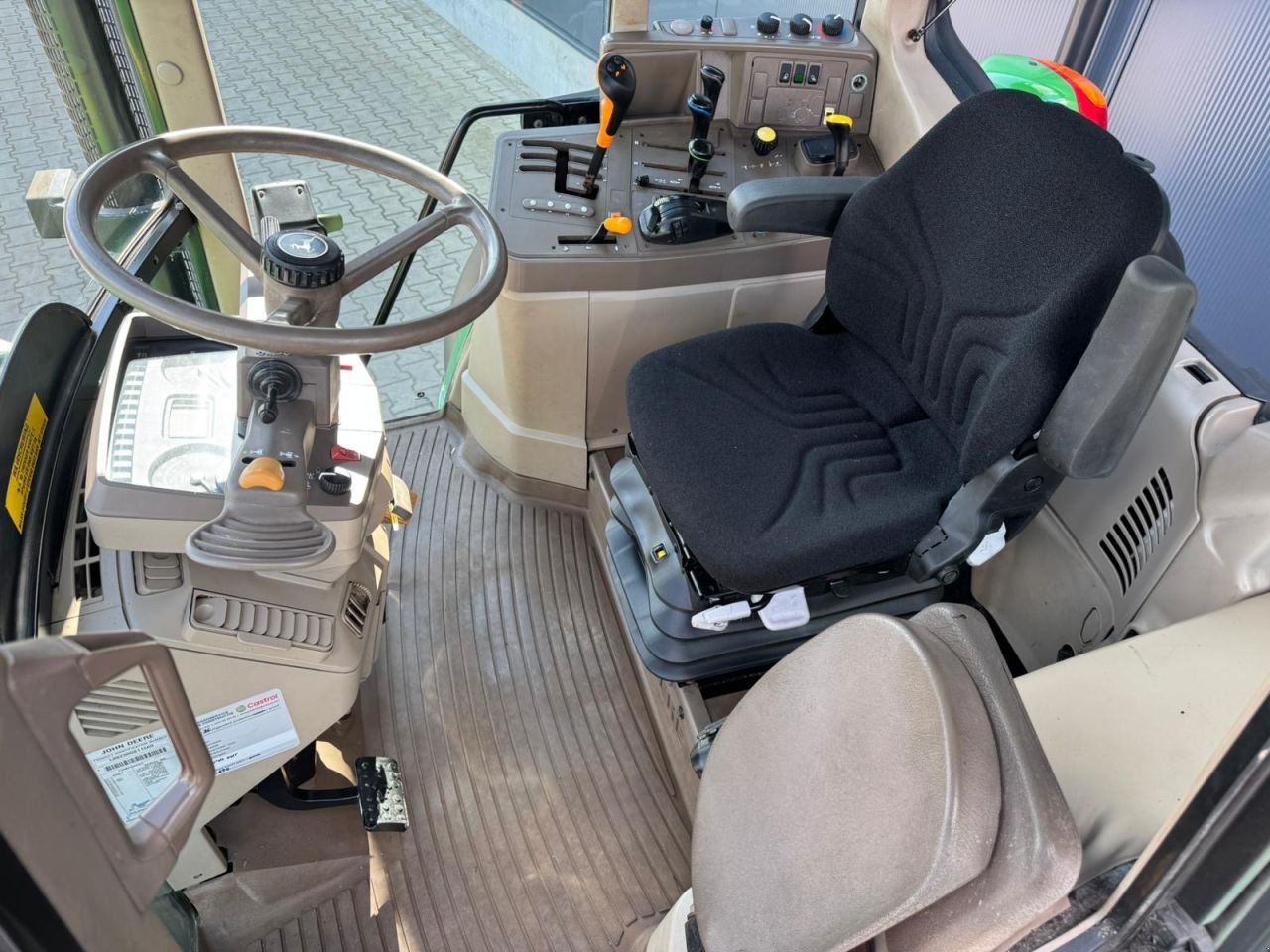 Traktor of the type John Deere 6230, Gebrauchtmaschine in Daarle (Picture 9)