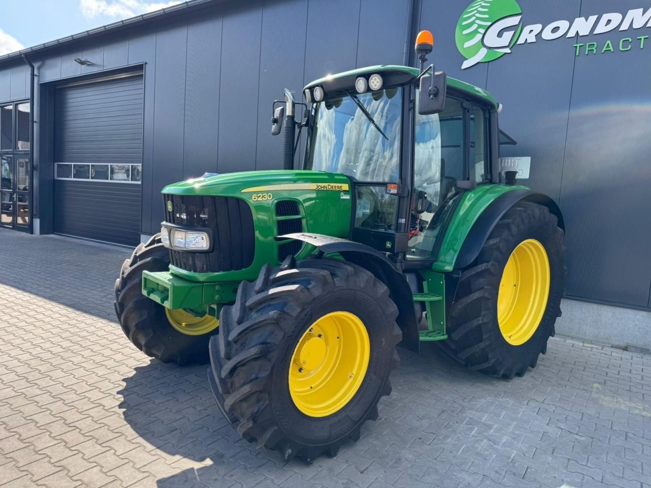 Traktor of the type John Deere 6230, Gebrauchtmaschine in Daarle (Picture 2)
