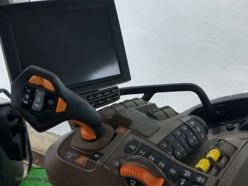 Traktor от тип John Deere 6230R Premium Edition m Front PTO og GPS GPS Starfire 6000. Front PTO. JD link Connect. Premium aktivering., Gebrauchtmaschine в Kolding (Снимка 1)