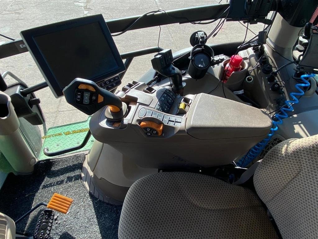 Traktor des Typs John Deere 6230R Premium Edition m Frontlift GPS Starfire 6000. Command Pro arm. Front PTO. JD link Connect. Premium aktivering. Sektionskontrol., Gebrauchtmaschine in Kolding (Bild 5)